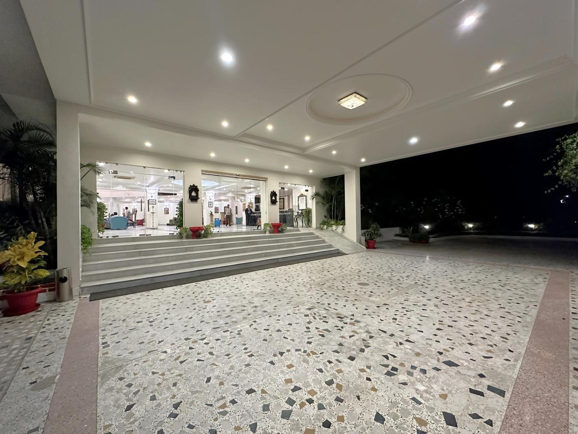A S Hotels Khajurāho المظهر الخارجي الصورة